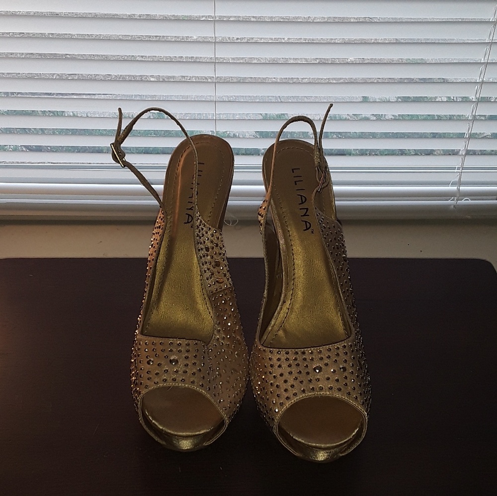 Heels - Picture 2 of 2